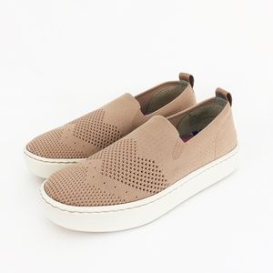 born sun slip on sneaker